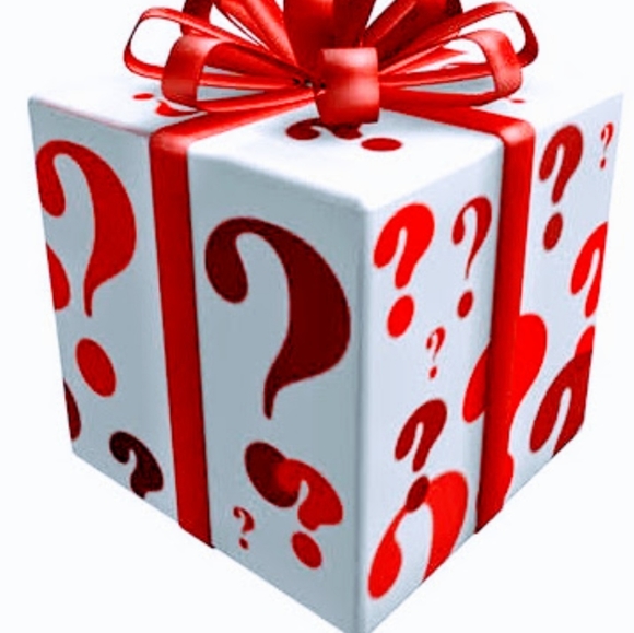 Cosmetic Mystery Box - Picture 2 of 7